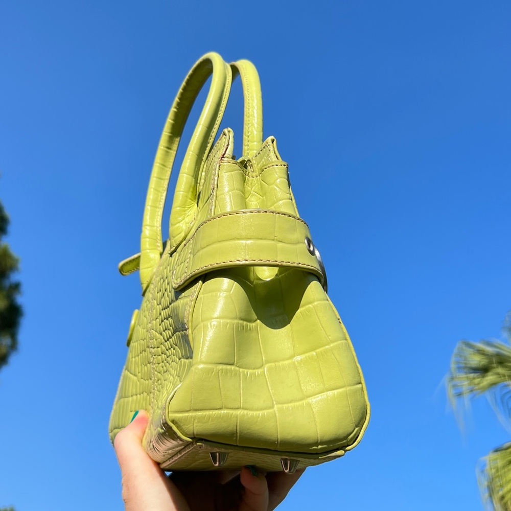 Vintage lime green leather handbag with silver details - Picture 14 of 17